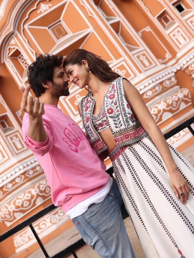 Tu Meri Main Tera Main Tera Tu Meri 