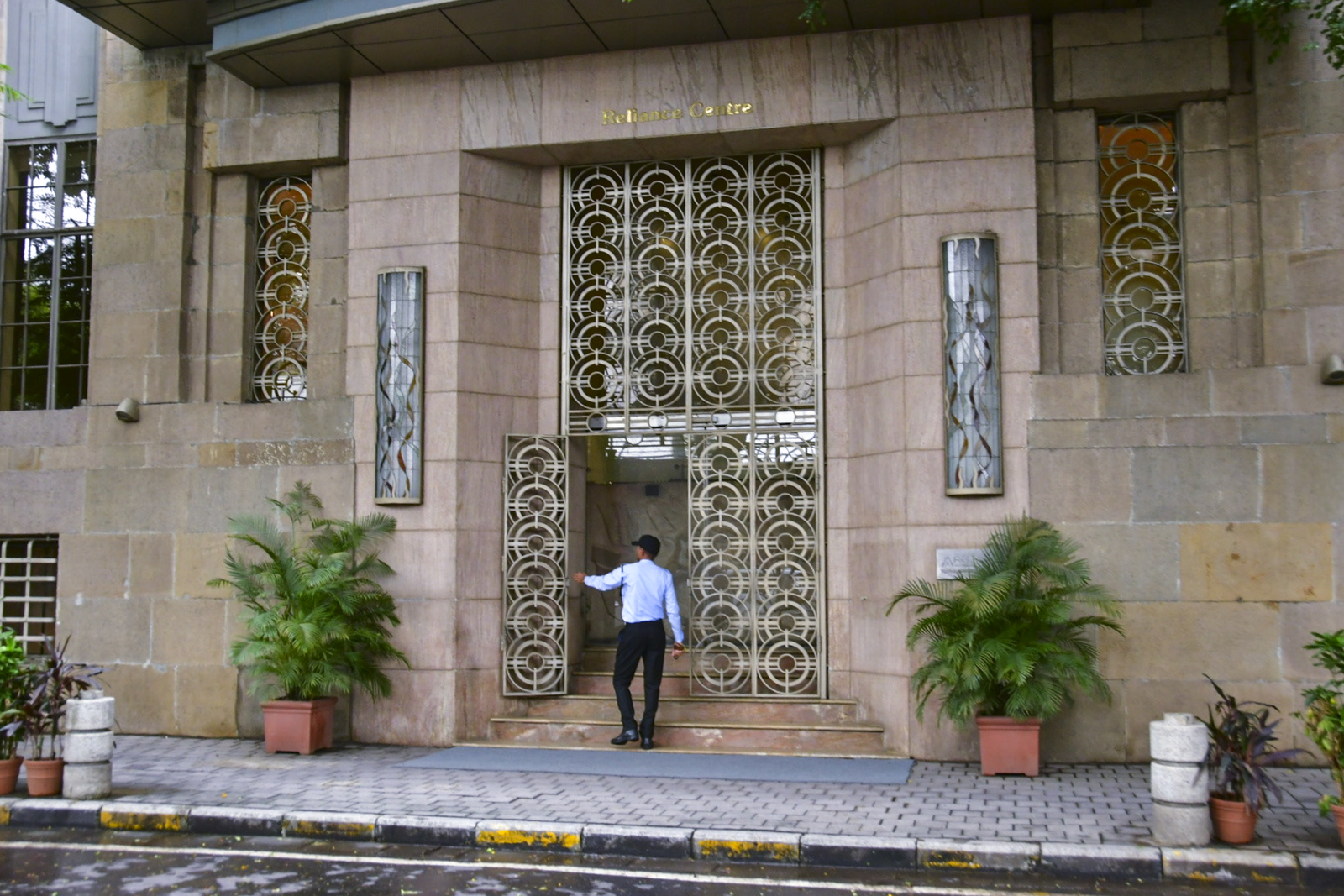 Rs 3,000 cr worth assets, Mumbai house included