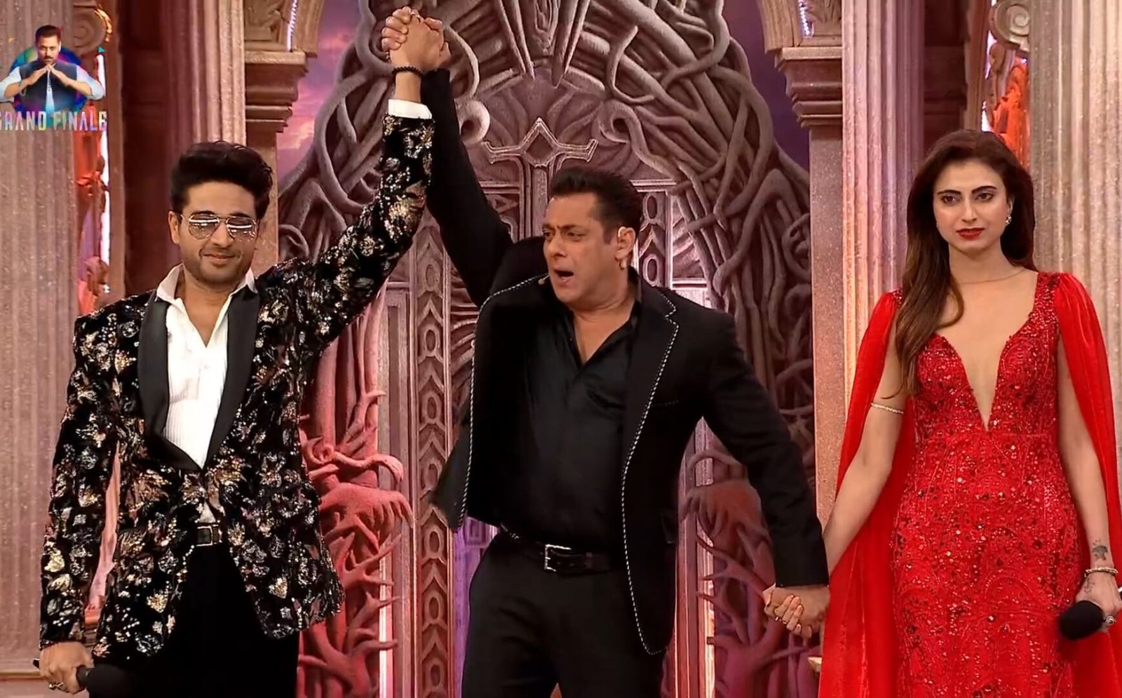 Farrhana Bhatt Outshines Gaurav Khanna in Bigg Boss 19 Finale; Fans Call it 'The Farrhana Bhatt Show'