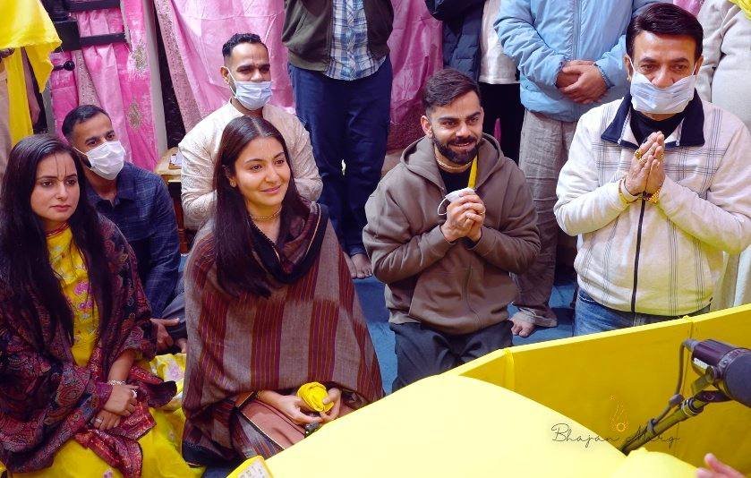 Anushka Sharma and Virat Kohli Visit Premanand Ji Maharaj Again, Seek Spiritual Guidance in Vrindavan